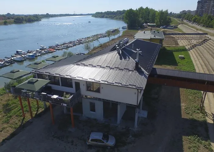 Posejdon 4* Sremska Mitrovica